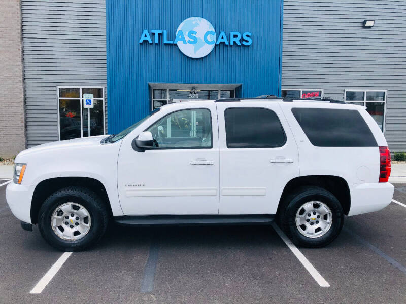 2010 Chevrolet Tahoe LT photo 2