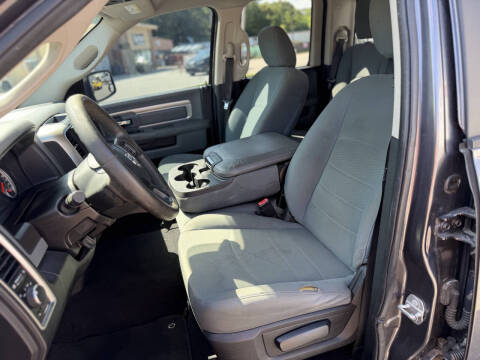 2017 RAM 1500 SLT