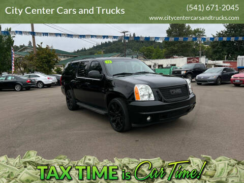 2013 GMC Yukon XL for sale at City Center Cars and Trucks in Roseburg OR