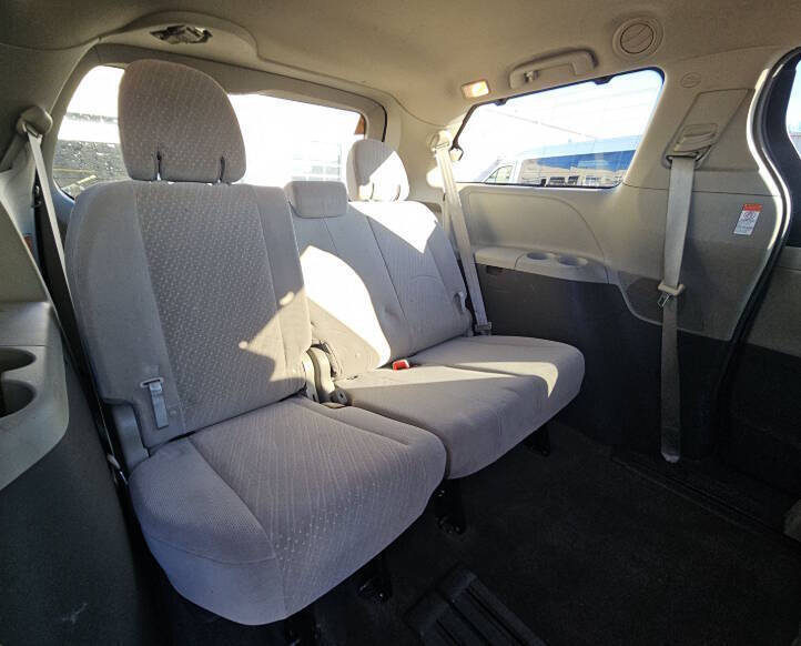 2018 Toyota Sienna LE 8-Passenger