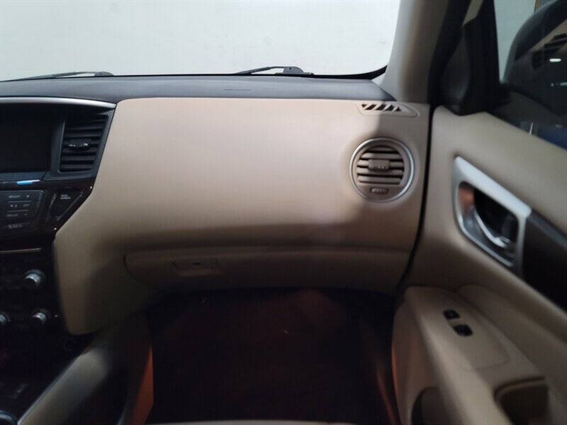 2016 Nissan Pathfinder SL