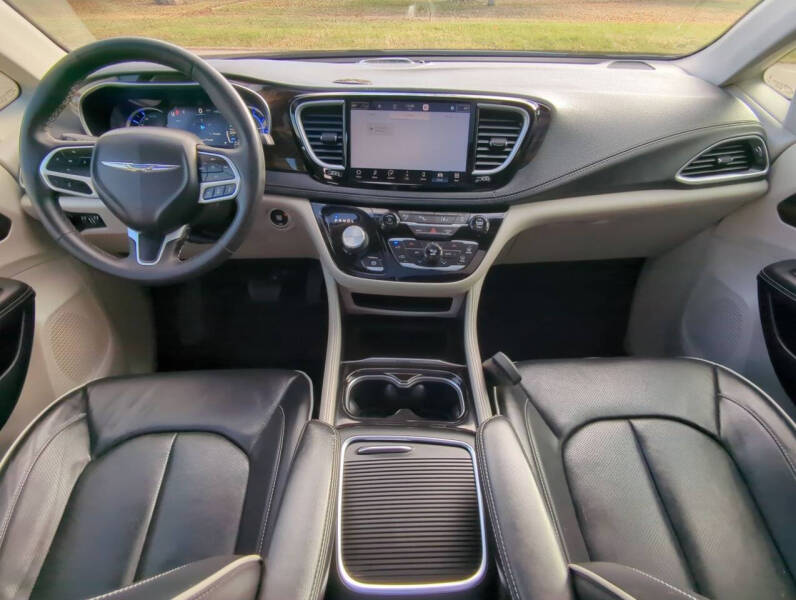 2023 Chrysler Pacifica Plug-In Hybrid Limited