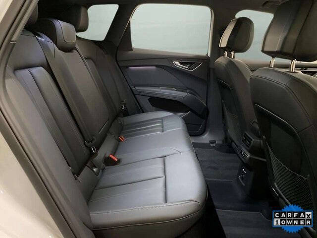 2024 Audi Q4 e-tron quattro Premium Plus 50