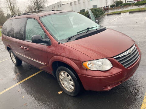 2007 Chrysler Town and Country for sale at Blue Line Auto Group in Portland OR