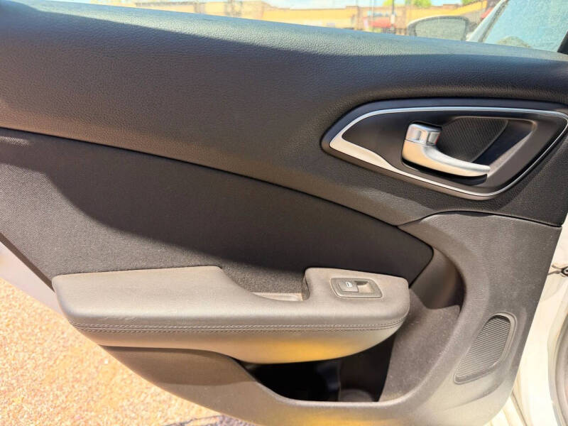 2016 Chrysler 200
