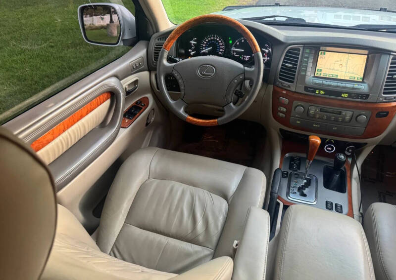2004 Lexus LX 470