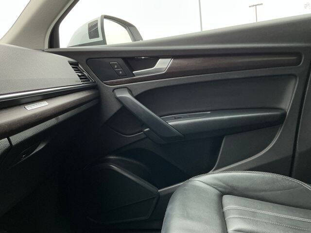 2022 Audi Q5 quattro Premium 40 TFSI