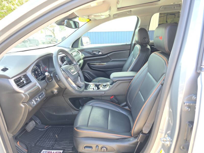 2023 GMC Acadia AT4