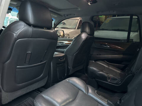 2017 Cadillac Escalade Luxury