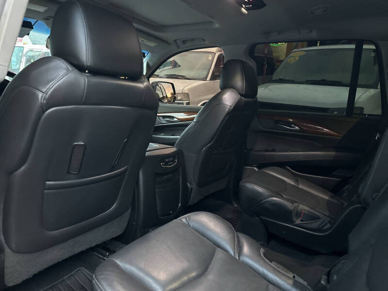 2017 Cadillac Escalade Luxury