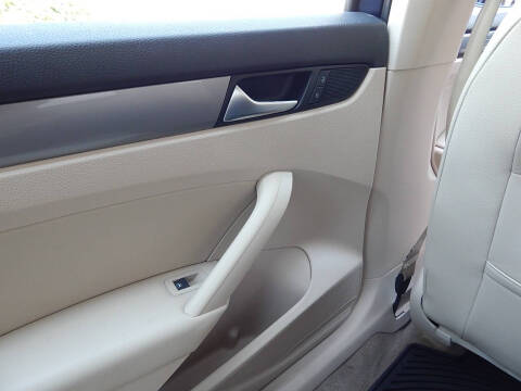 2015 Volkswagen Passat 1.8T Wolfsburg Edition