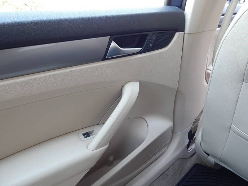 2015 Volkswagen Passat 1.8T Wolfsburg Edition