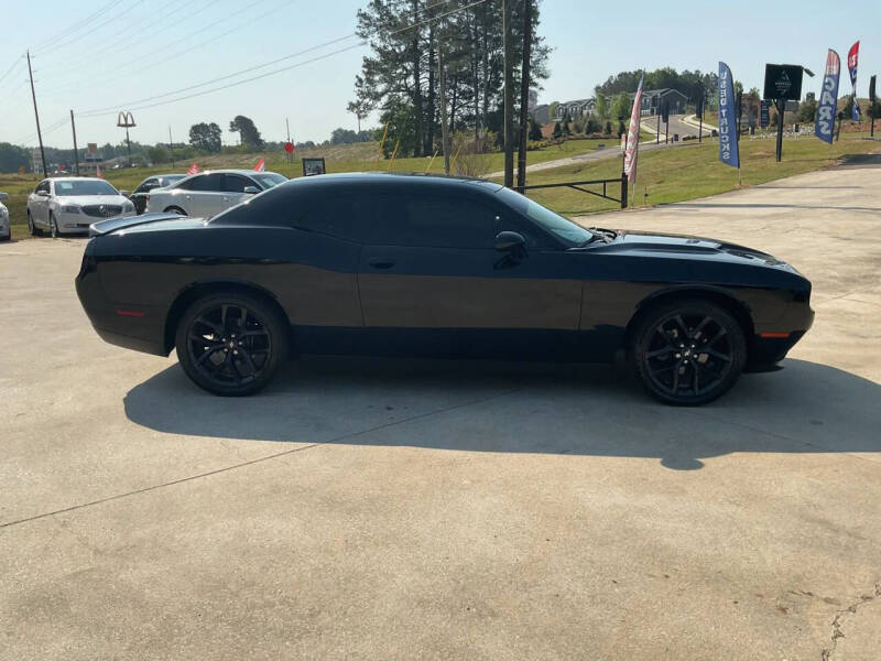 2021 Dodge Challenger SXT