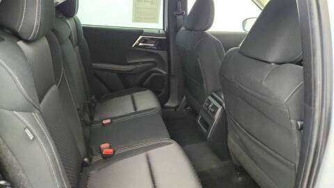 2023 Mitsubishi Outlander ES