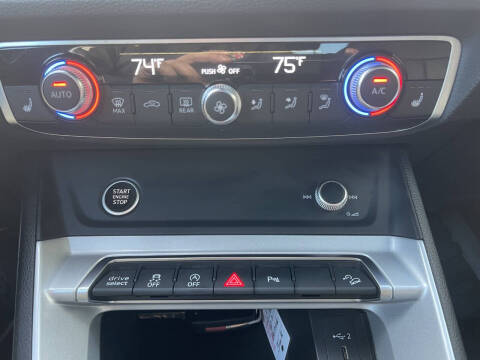 2022 Audi Q3 quattro S line Premium 45 TFSI