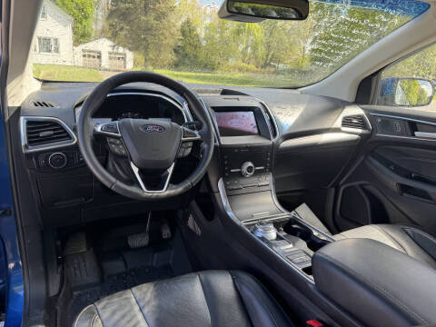2020 Ford Edge Titanium