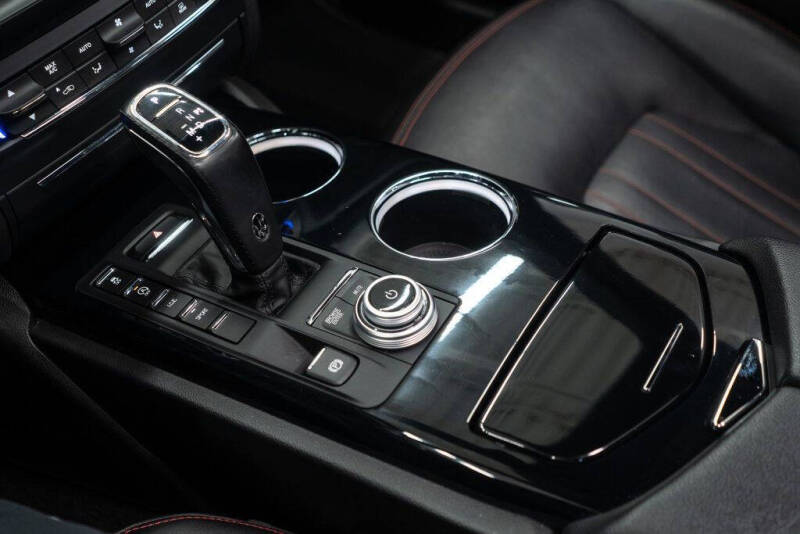 2022 Maserati Ghibli Modena Q4