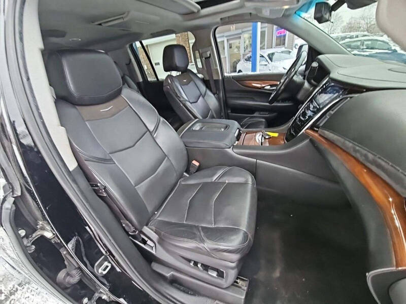 2017 Cadillac Escalade ESV Luxury