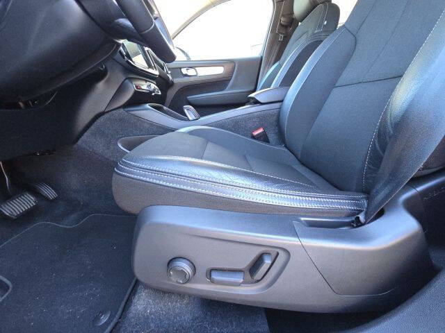 2020 Volvo XC40 T5 Momentum