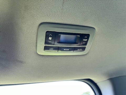 2016 Toyota Sienna SE 8-Passenger