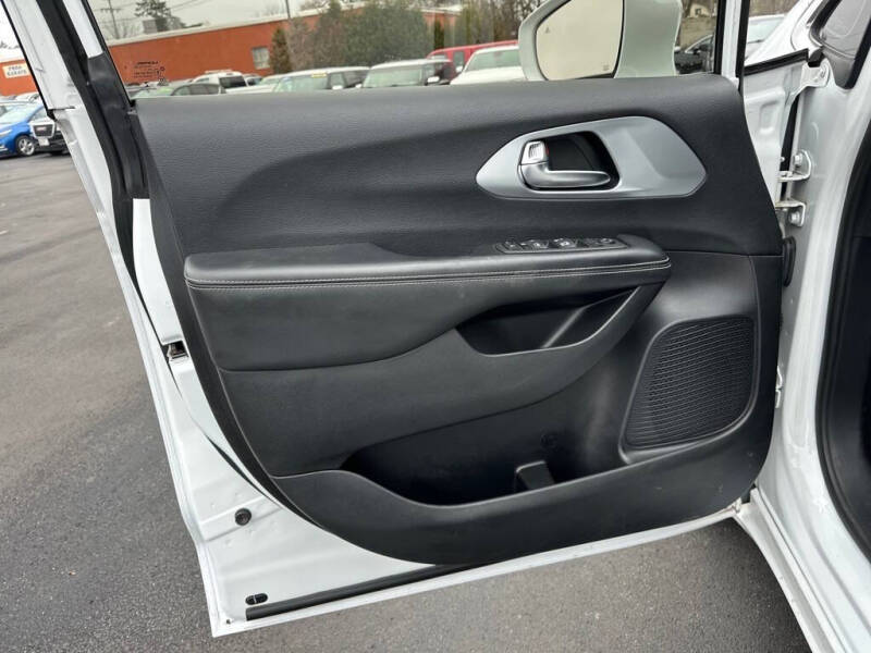 2022 Chrysler Pacifica Touring