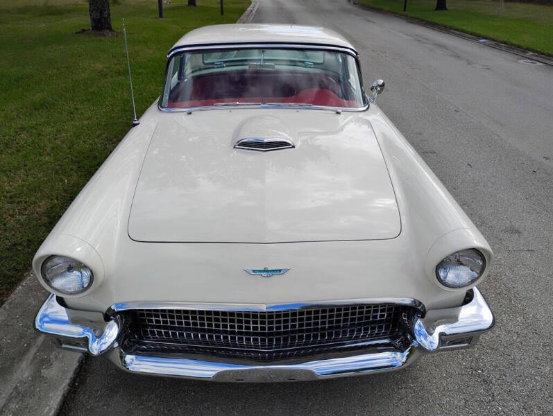 1957 Ford Thunderbird