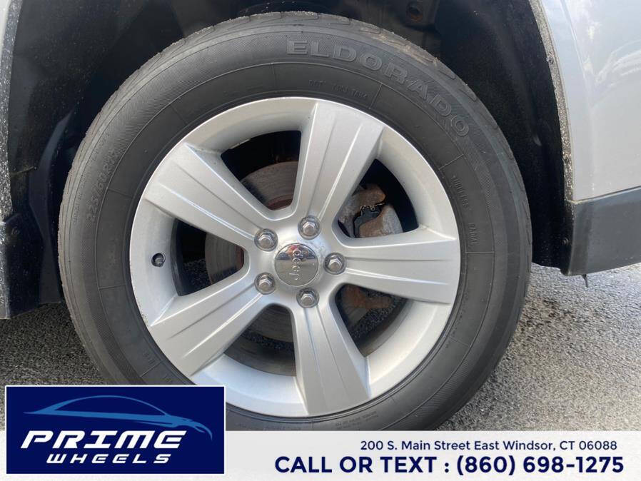 Silver 2015 Jeep Compass Latitude 4x4 Latitude 4dr SUV 24