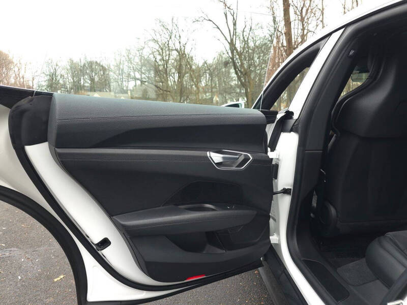 2022 Audi e-tron GT quattro Premium Plus