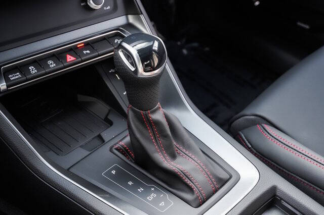 2025 Audi Q3 quattro S line Prem Plus 45 TFSI