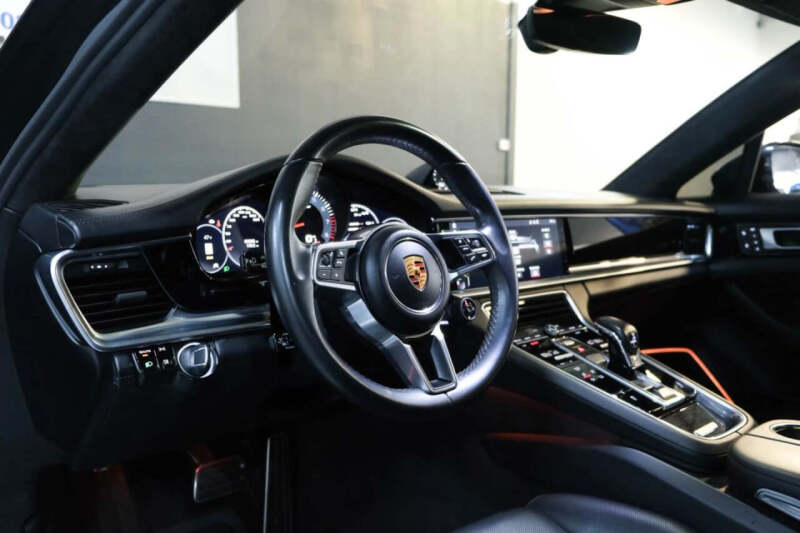 2018 Porsche Panamera Turbo Sport Turismo