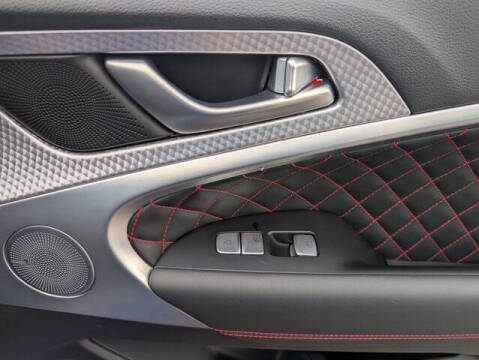 2023 Genesis G70