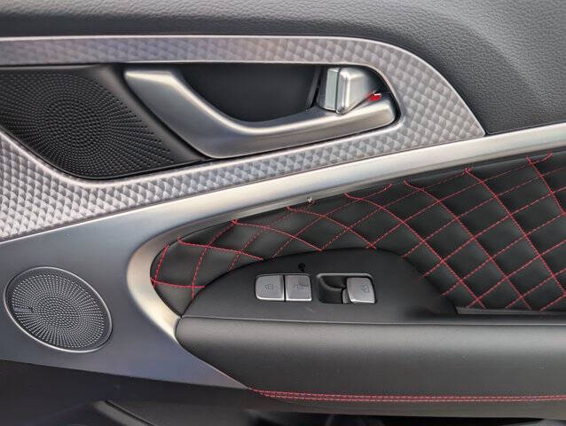 2023 Genesis G70