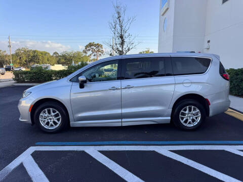 2023 Chrysler Pacifica Touring L