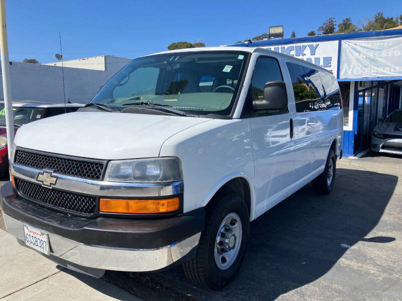 2011 Chevrolet Express LS's photo