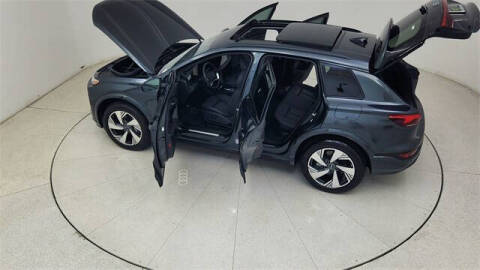 2025 Audi Q6 e-tron quattro Premium Plus