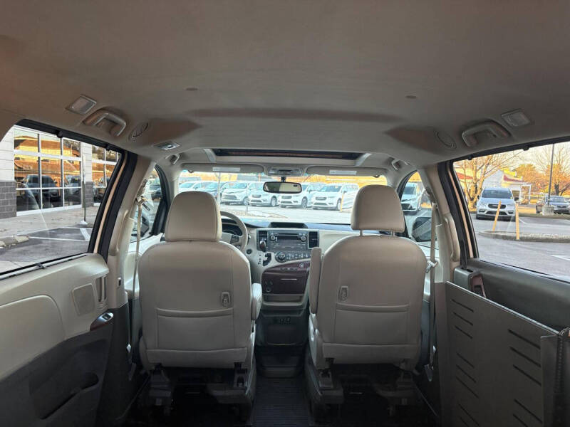 2012 Toyota Sienna