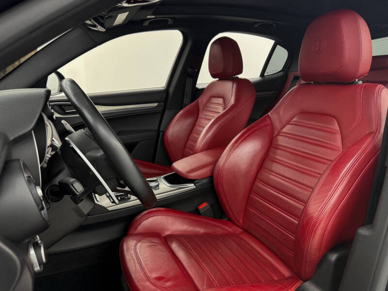 2022 Alfa Romeo Stelvio Veloce