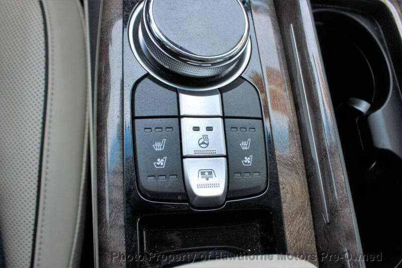 2018 Genesis G90