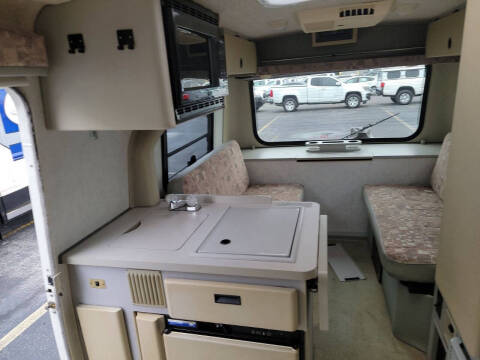 2002 Winnebago Rialta 22QD