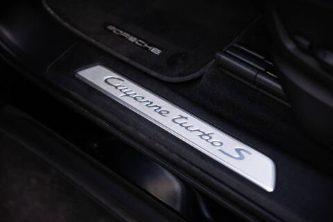 2022 Porsche Cayenne Turbo S E-Hybrid Coupe