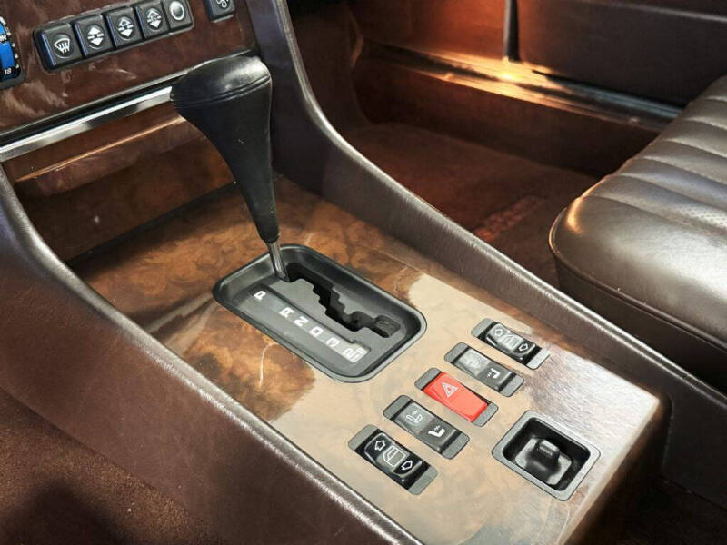 1989 Mercedes-Benz 560-Class 560 SL