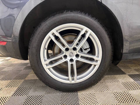 2017 Porsche Macan S