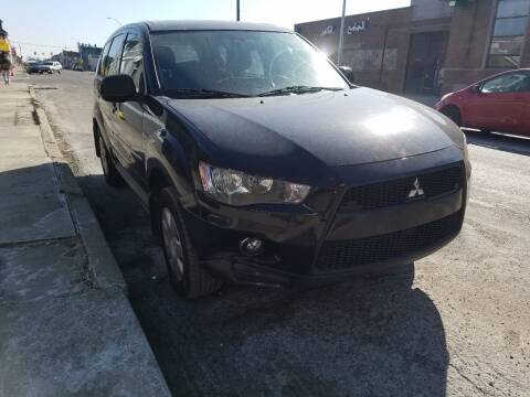 2010 Mitsubishi Outlander for sale at The Bengal Auto Sales LLC in Hamtramck MI