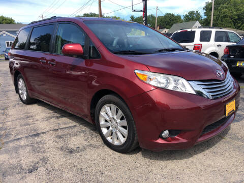 2011 Toyota Sienna for sale at COMPTON MOTORS LLC in Sturtevant WI
