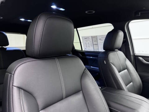 2024 GMC Acadia Elevation