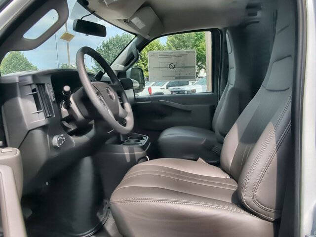 2025 GMC Savana 2500