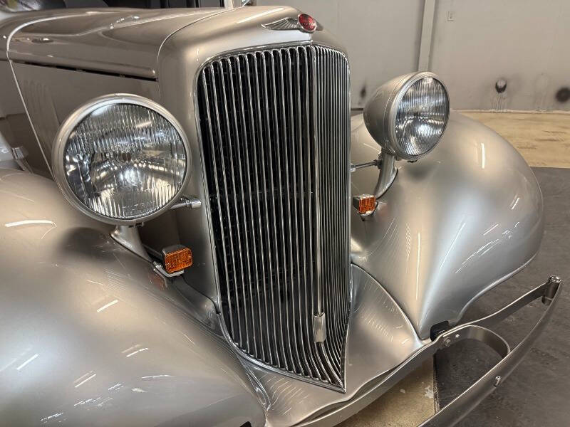 1933 Pontiac Sedan