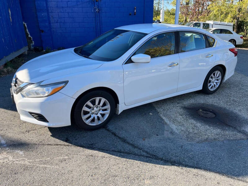 2017 Nissan Altima S's photo