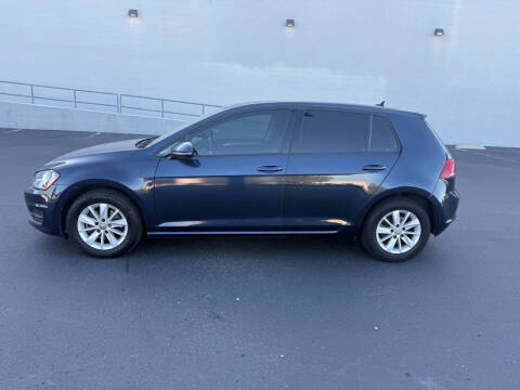 2017 Volkswagen Golf TSI S