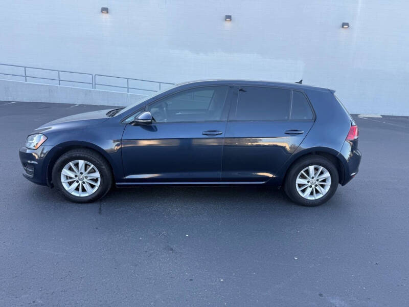 2017 Volkswagen Golf TSI S